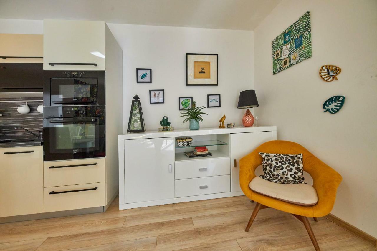 براتسيلافا Pineapple Apartment المظهر الخارجي الصورة