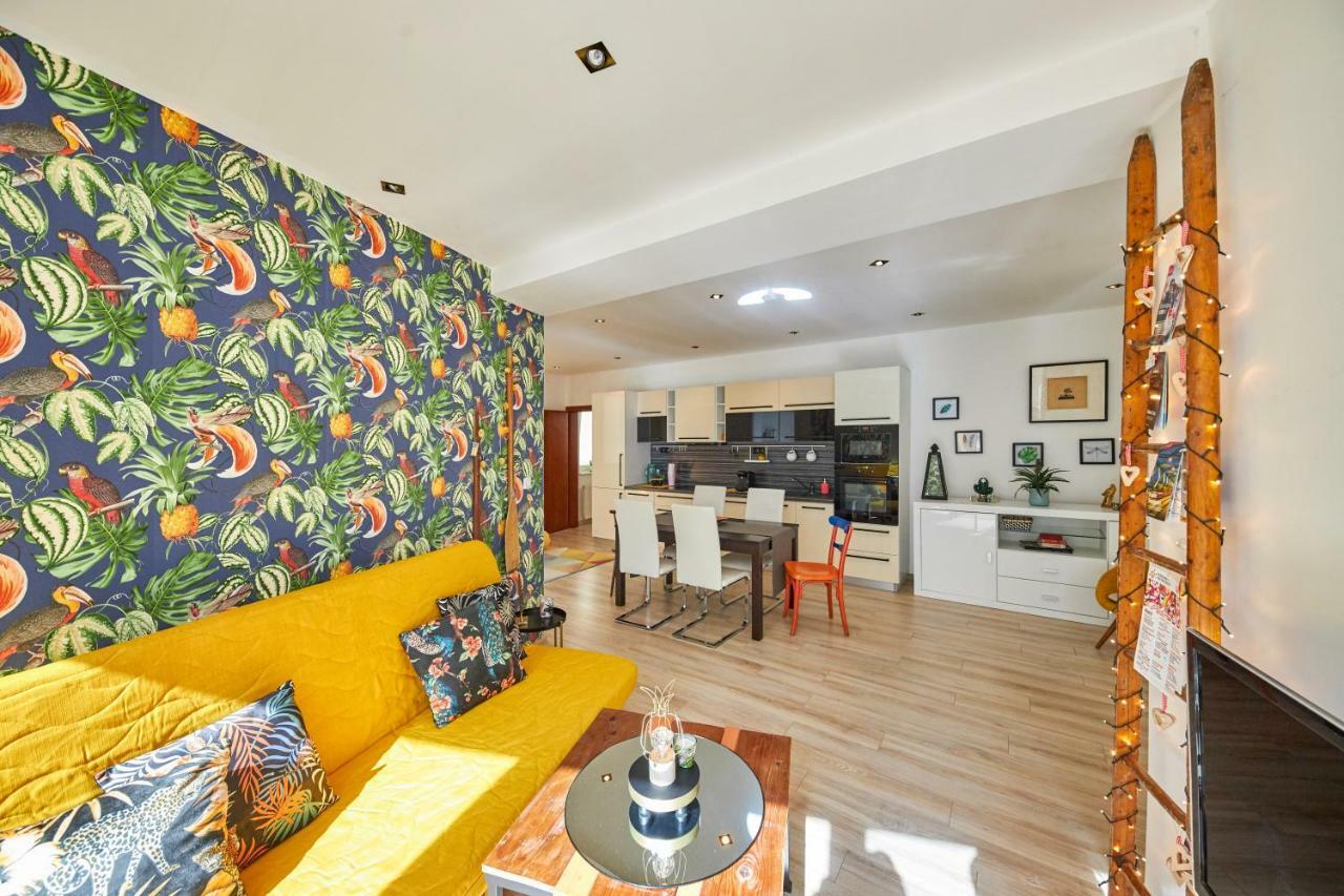 براتسيلافا Pineapple Apartment المظهر الخارجي الصورة