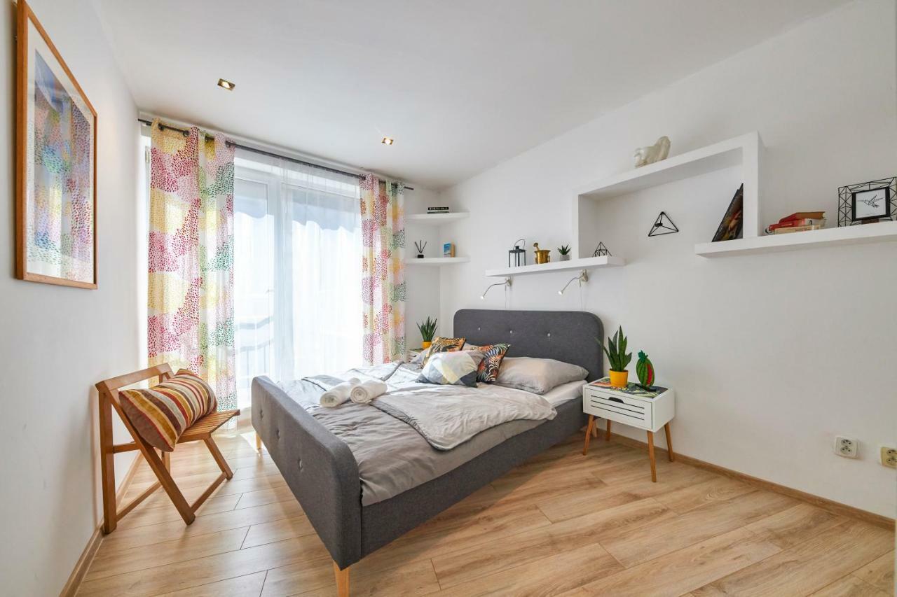 براتسيلافا Pineapple Apartment المظهر الخارجي الصورة