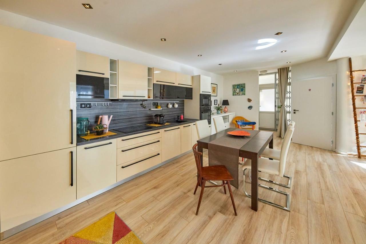 براتسيلافا Pineapple Apartment المظهر الخارجي الصورة