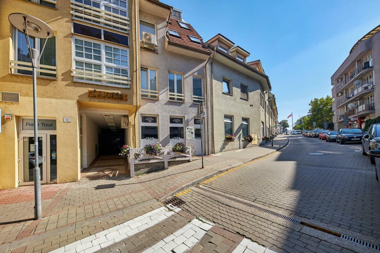 براتسيلافا Pineapple Apartment المظهر الخارجي الصورة